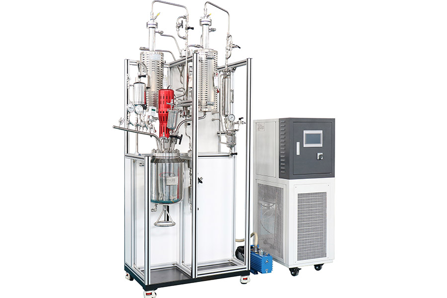 多功能酯化縮聚聚合反應(yīng)裝置樣機(jī)